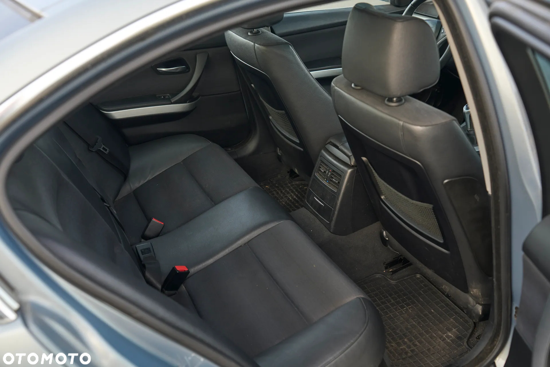 BMW Seria 3 325i - 7