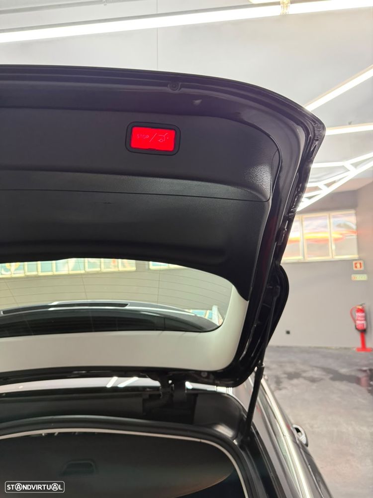 Mercedes-Benz C 300 e Avantgarde - 25