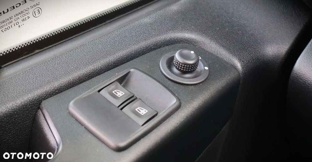Renault Trafic - 32