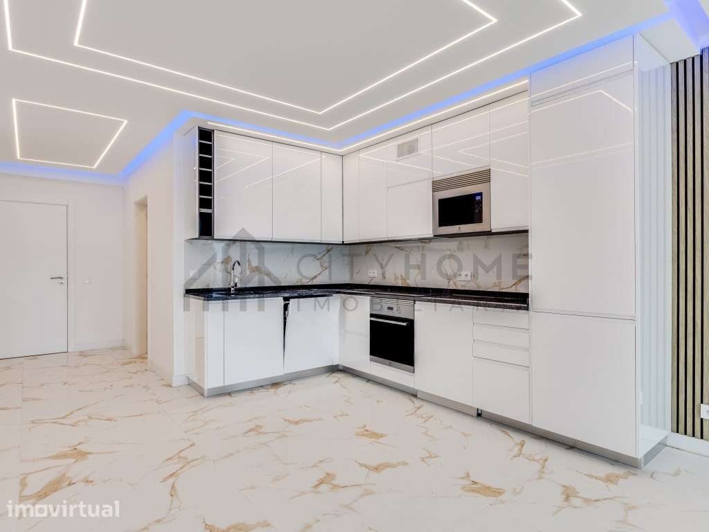 Apartamento T2 Renovado em Quarteira com Vista Mar Panorâmica e a 2... - Grande imagem: 4/26