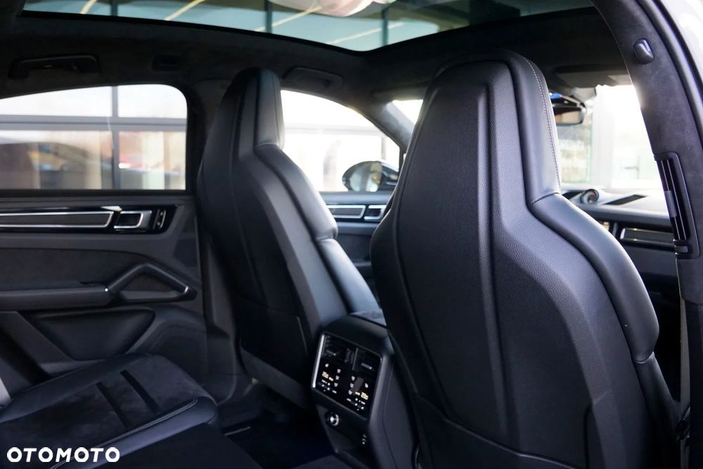 Porsche Cayenne Coupe GTS - 25