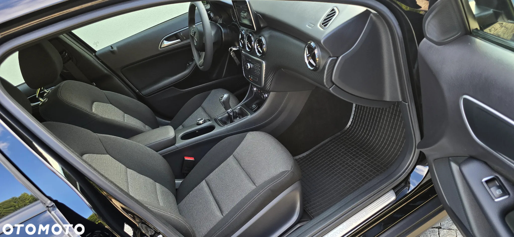 Mercedes-Benz GLA 180 - 20