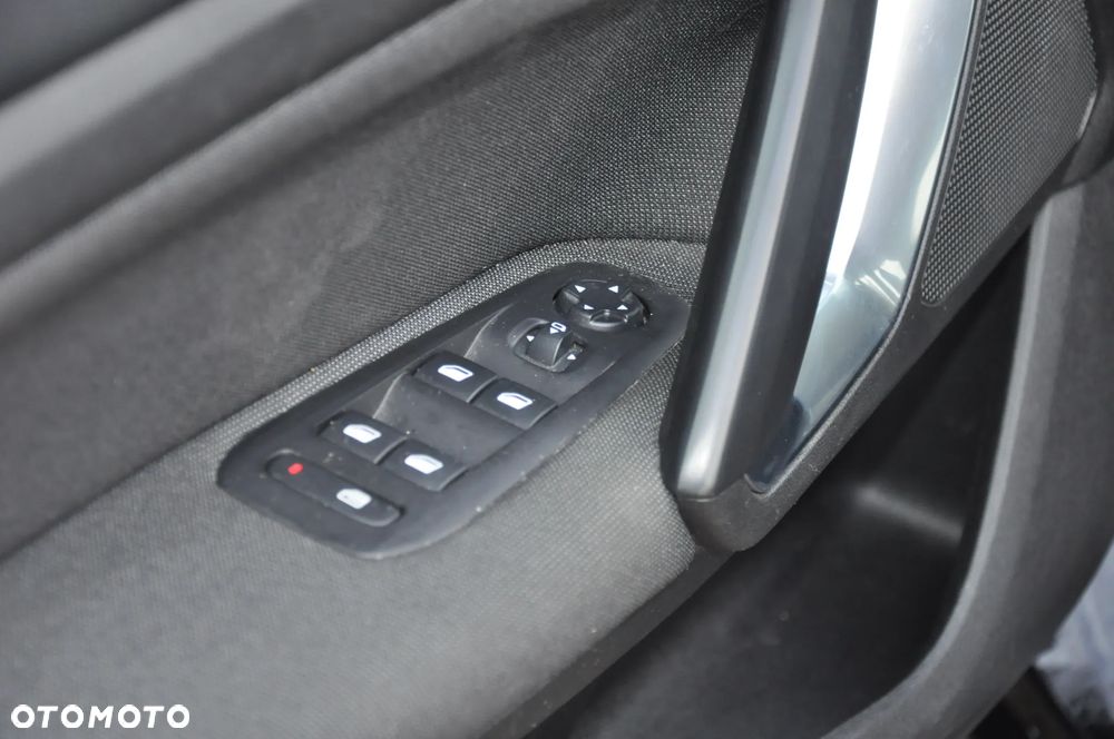 Peugeot 308 BlueHDi 130 EAT8 Black Edition - 22