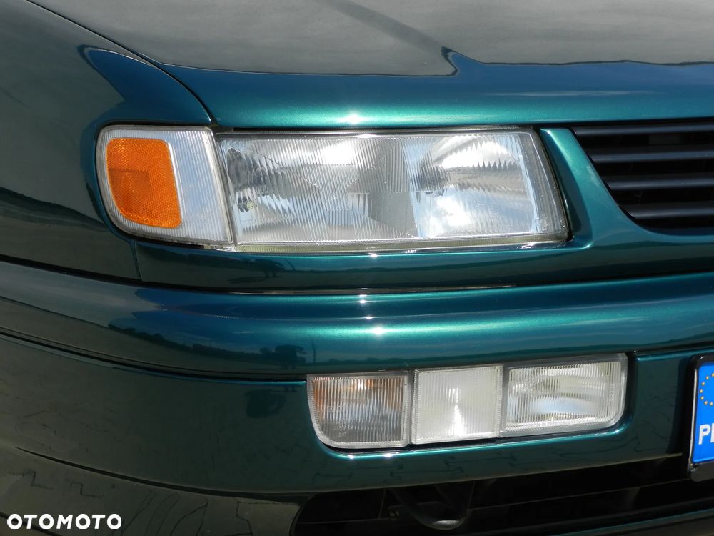 Volkswagen Passat - 12