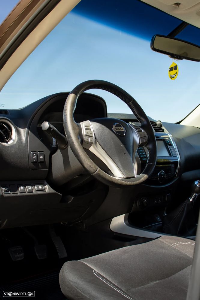 Nissan Navara 2.3 dCi CD 4WD N-Connecta Nav+Barras - 12