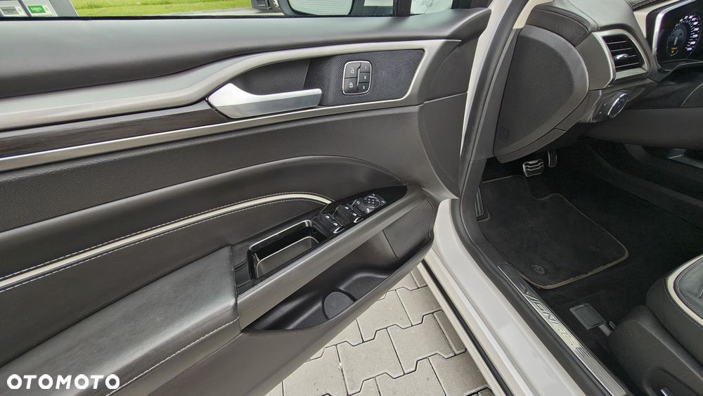 Ford Mondeo - 24