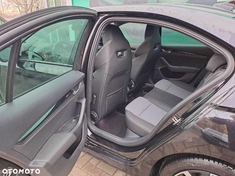 Skoda Octavia 1.5 TSI mHEV Sportline DSG - 6