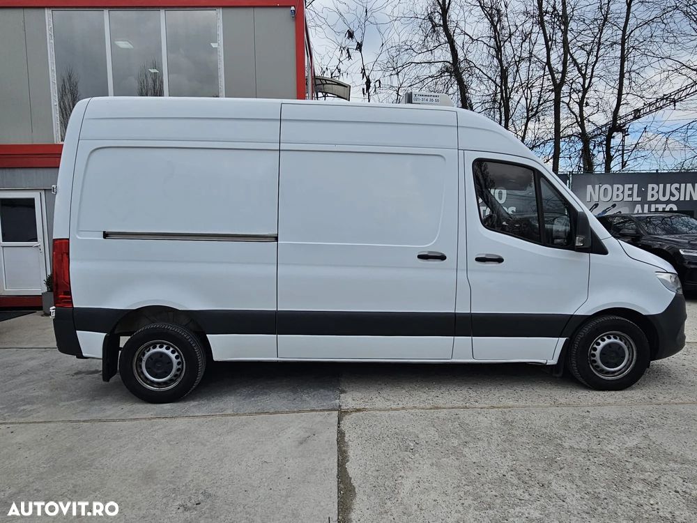 Mercedes-Benz Sprinter - 4