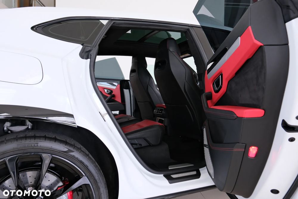 Lamborghini Urus - 28