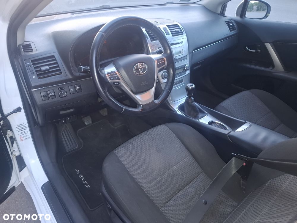 Toyota Avensis - 7