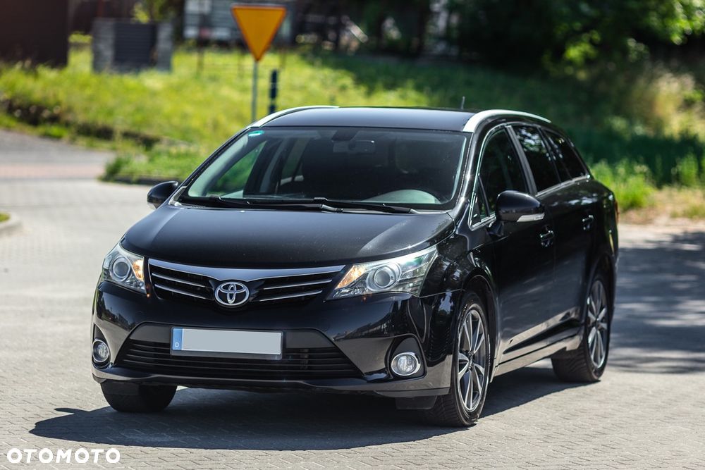 Toyota Avensis 2.2 D-4D Executive - 8