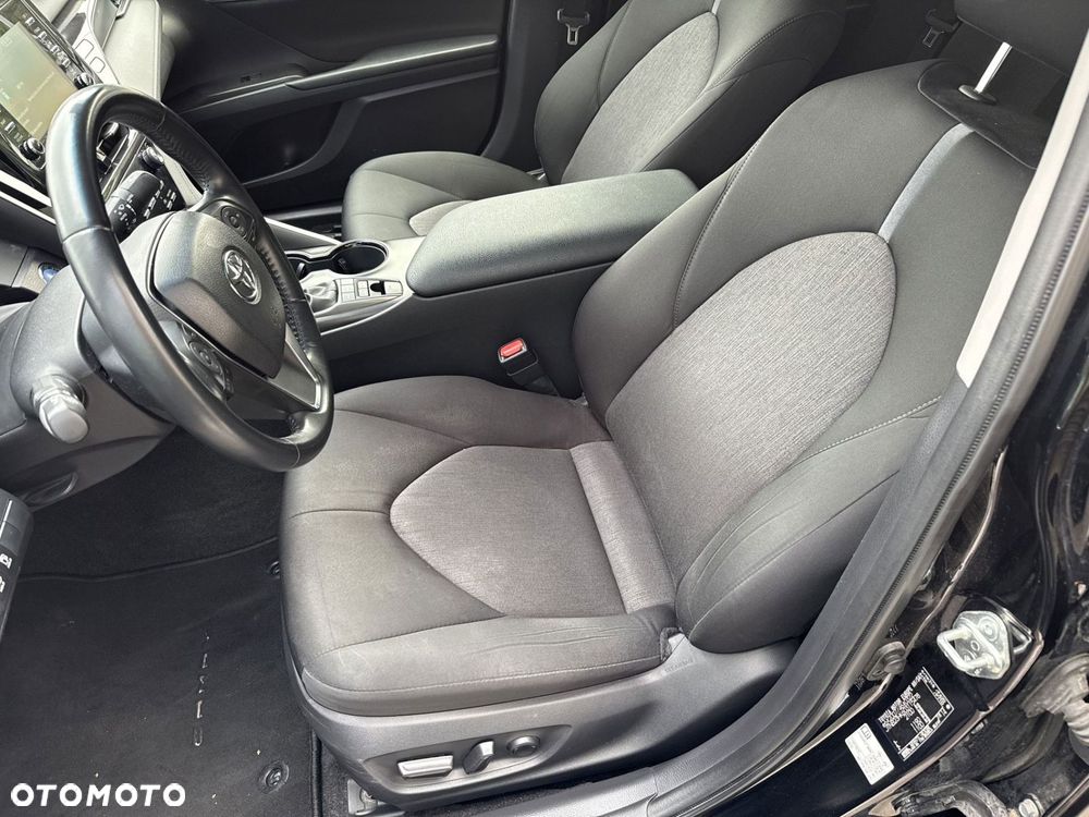 Toyota Camry 2.5 Hybrid Comfort CVT - 21