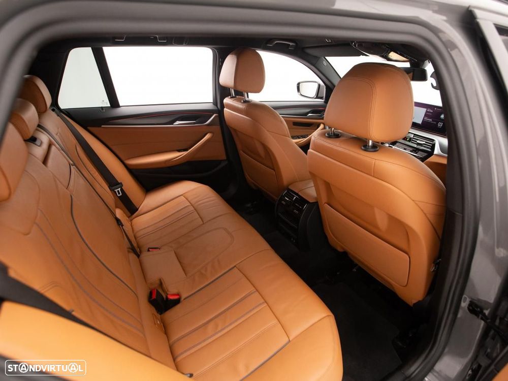 BMW 530 e Pack Desportivo M - 11