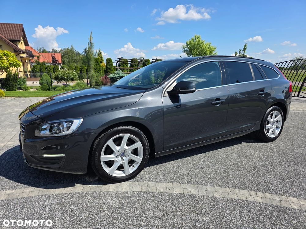 Volvo V60 D3 Geartronic Summum - 2