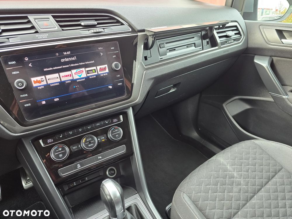 Volkswagen Touran 2.0 TDI SCR DSG Join - 11