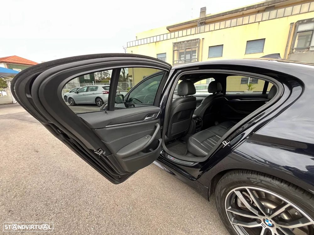 BMW 520 d Pack Desportivo M Auto - 42