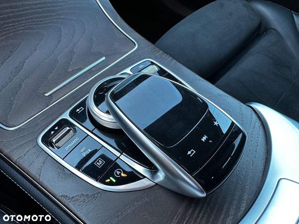 Mercedes-Benz GLC - 29