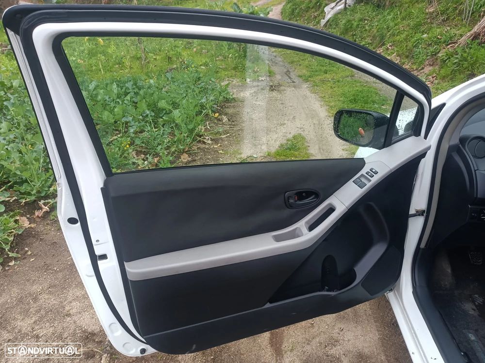 Toyota Yaris 1.4 D-4D AC Manual - 6
