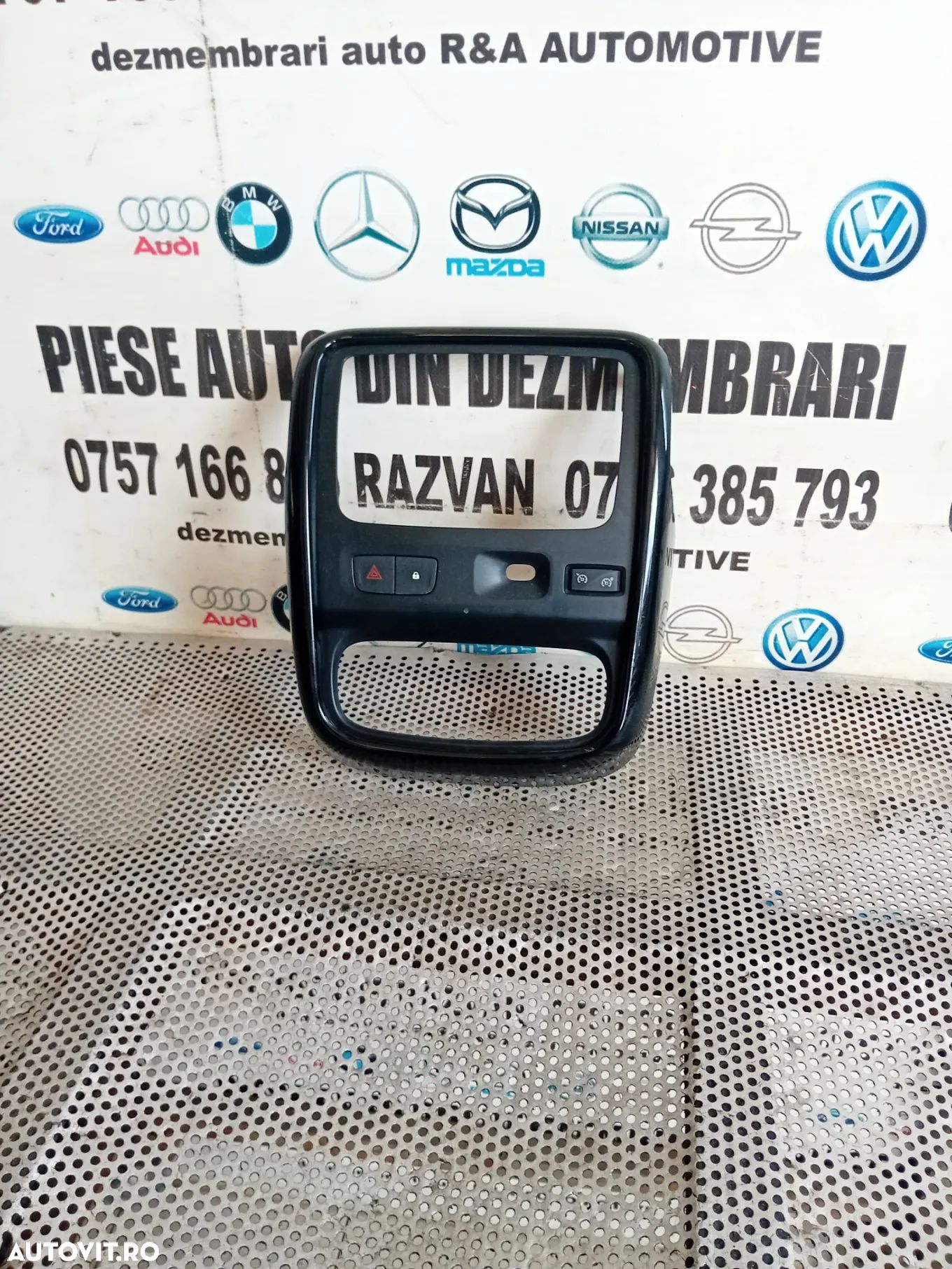 Ornament Rama Bord Consola Centrala Buton Tempomat Avarii Dacia Duster 2010-2017 - 1