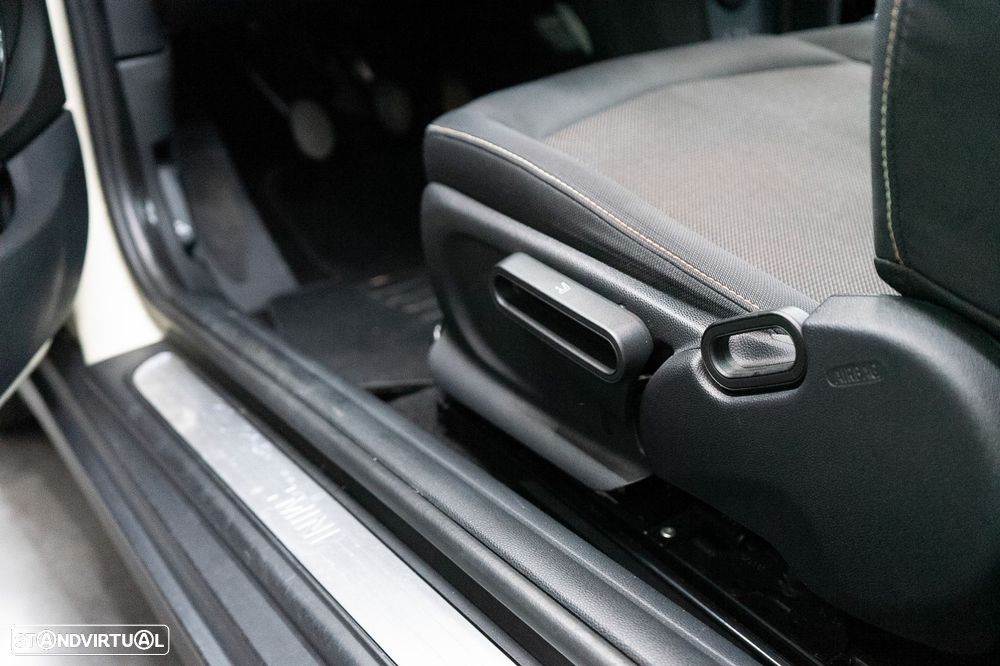 MINI 3 Portas Cooper D - 22