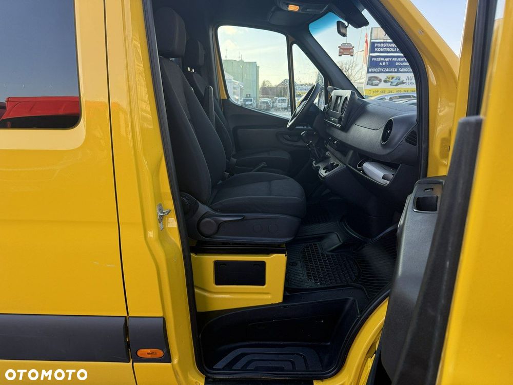 Mercedes-Benz Sprinter - 15