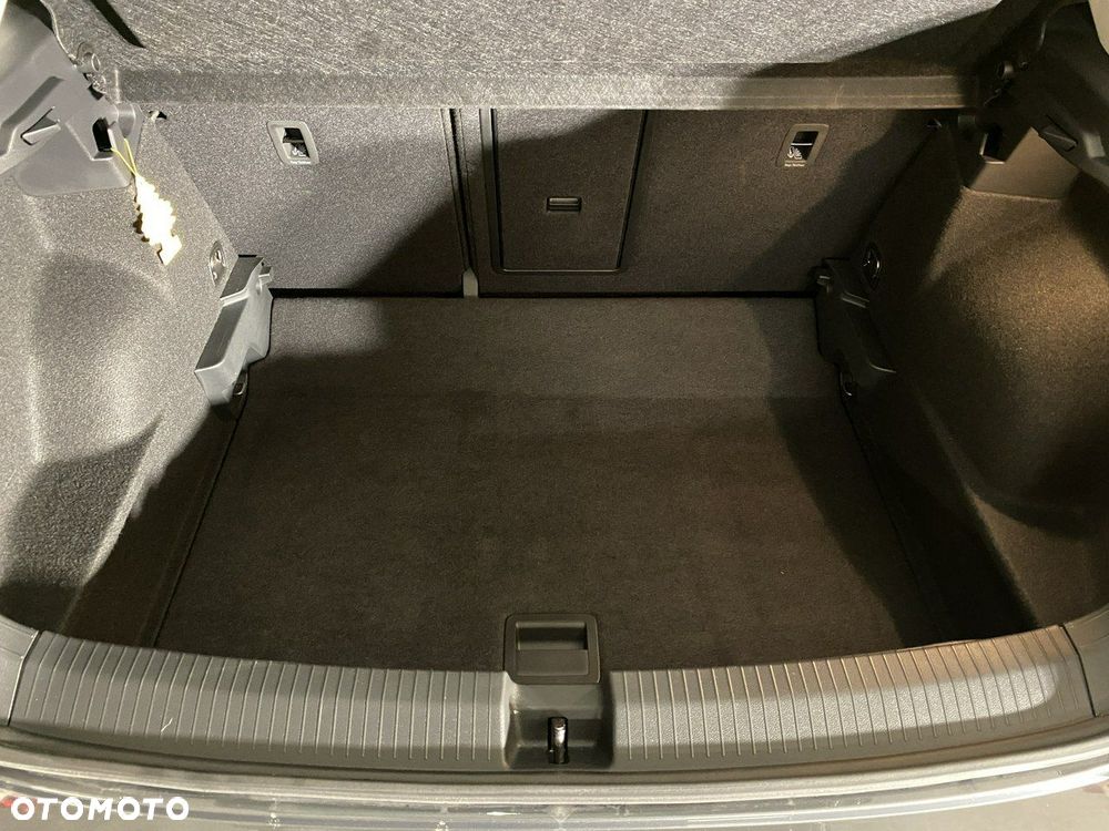 Volkswagen T-Roc - 16