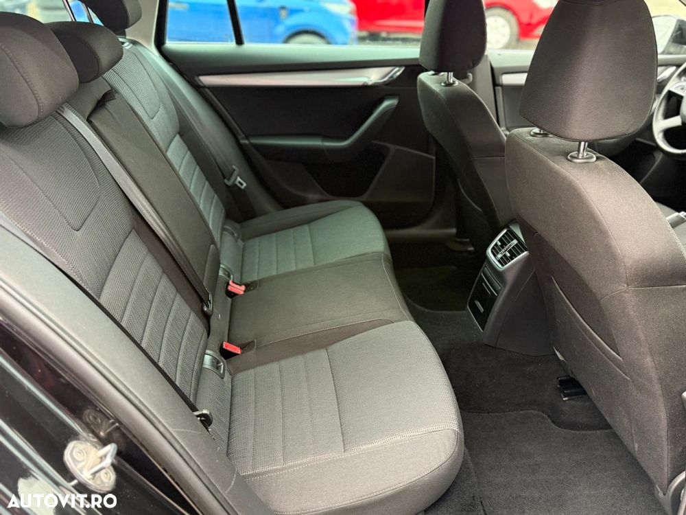 Skoda Octavia 1.6 TDI 4X4 ELEGANCE - 23