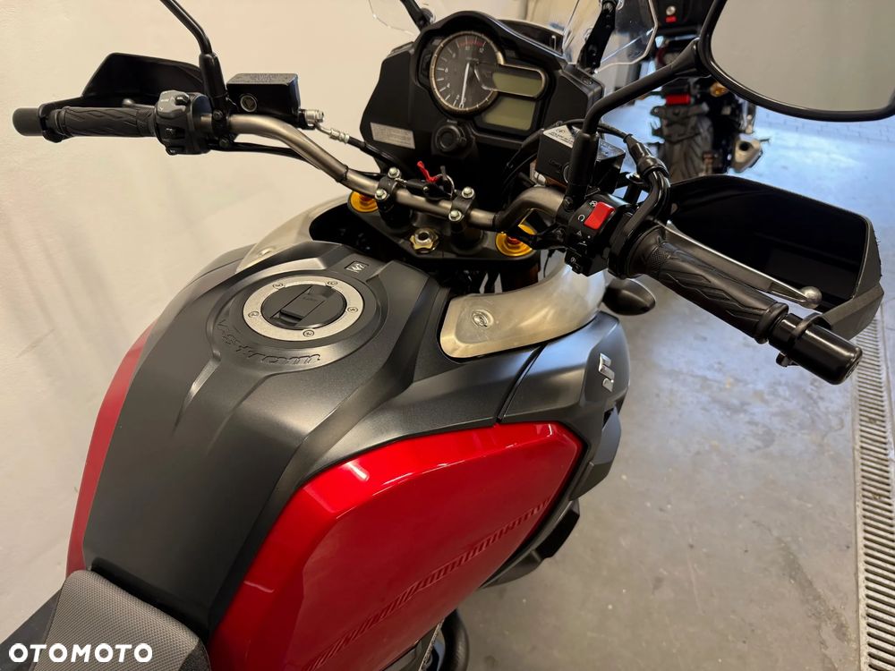 Suzuki V-STROM - 30