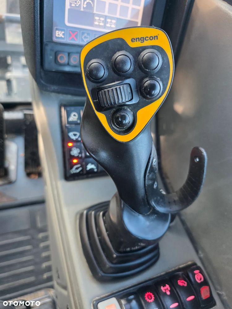 Schaeff TW 110 Full Opcja - 19