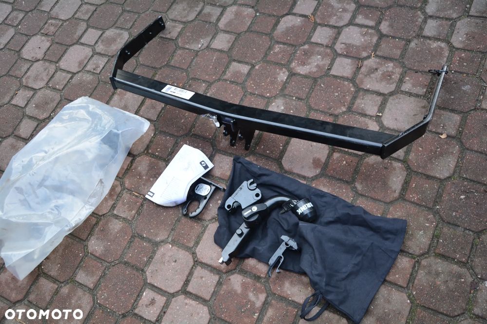 VW Golf VI 2008  -  hak wypinany Brink na klucz - 4