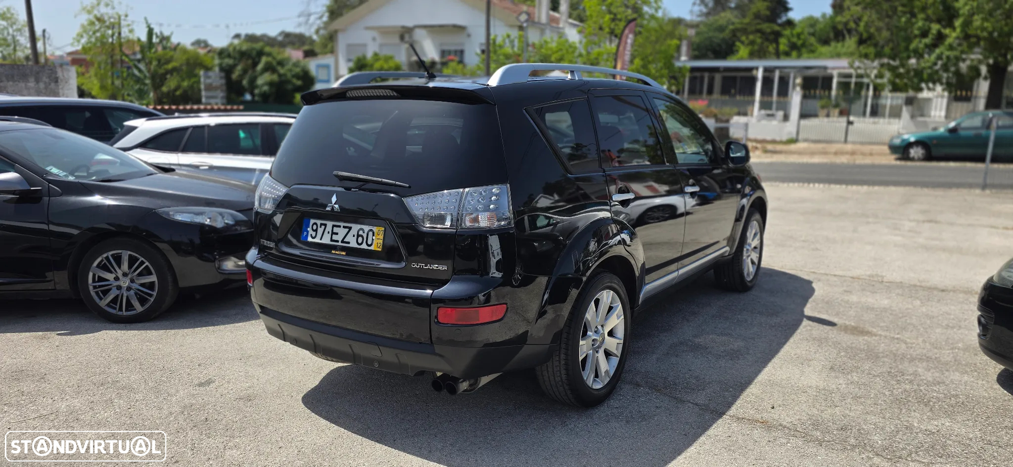 Mitsubishi Outlander 2.0 DI-D Intense+ 4WD - 24