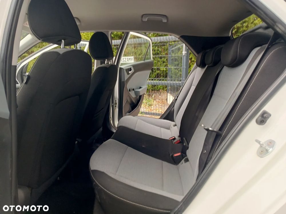 Hyundai i20 - 24