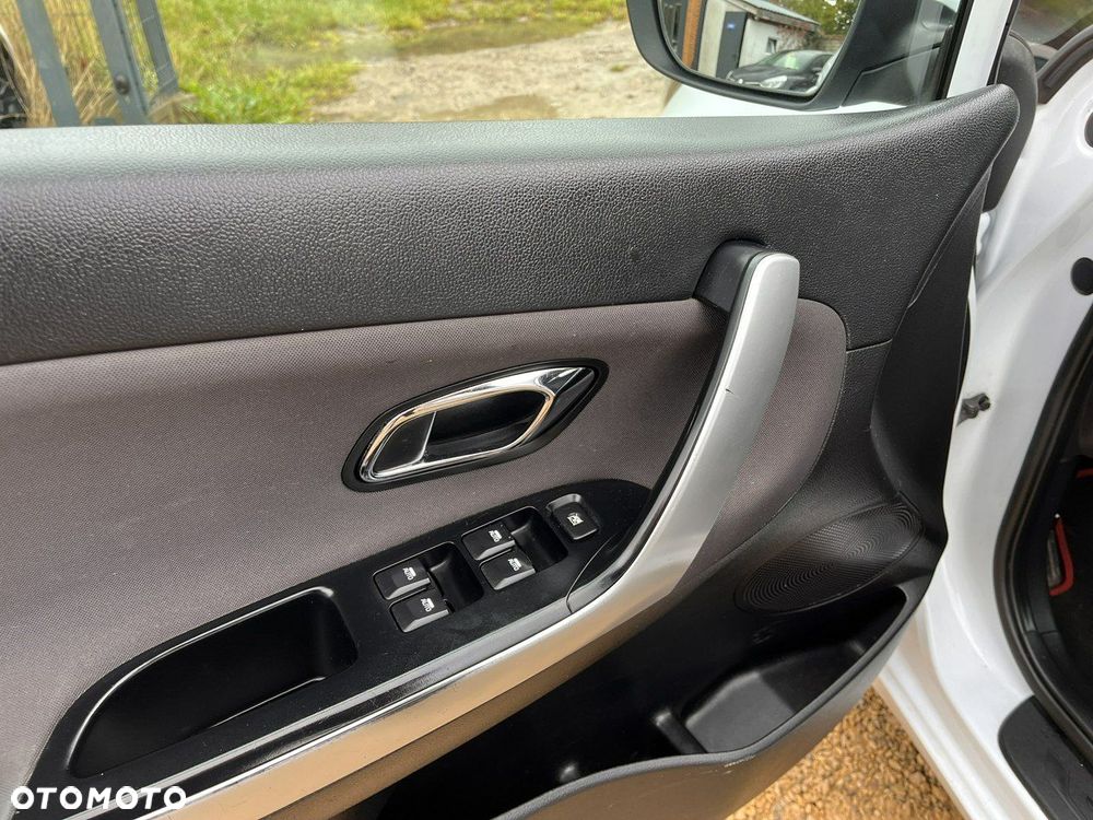 Kia Ceed 1.6 GDI Dream Team Edition - 15