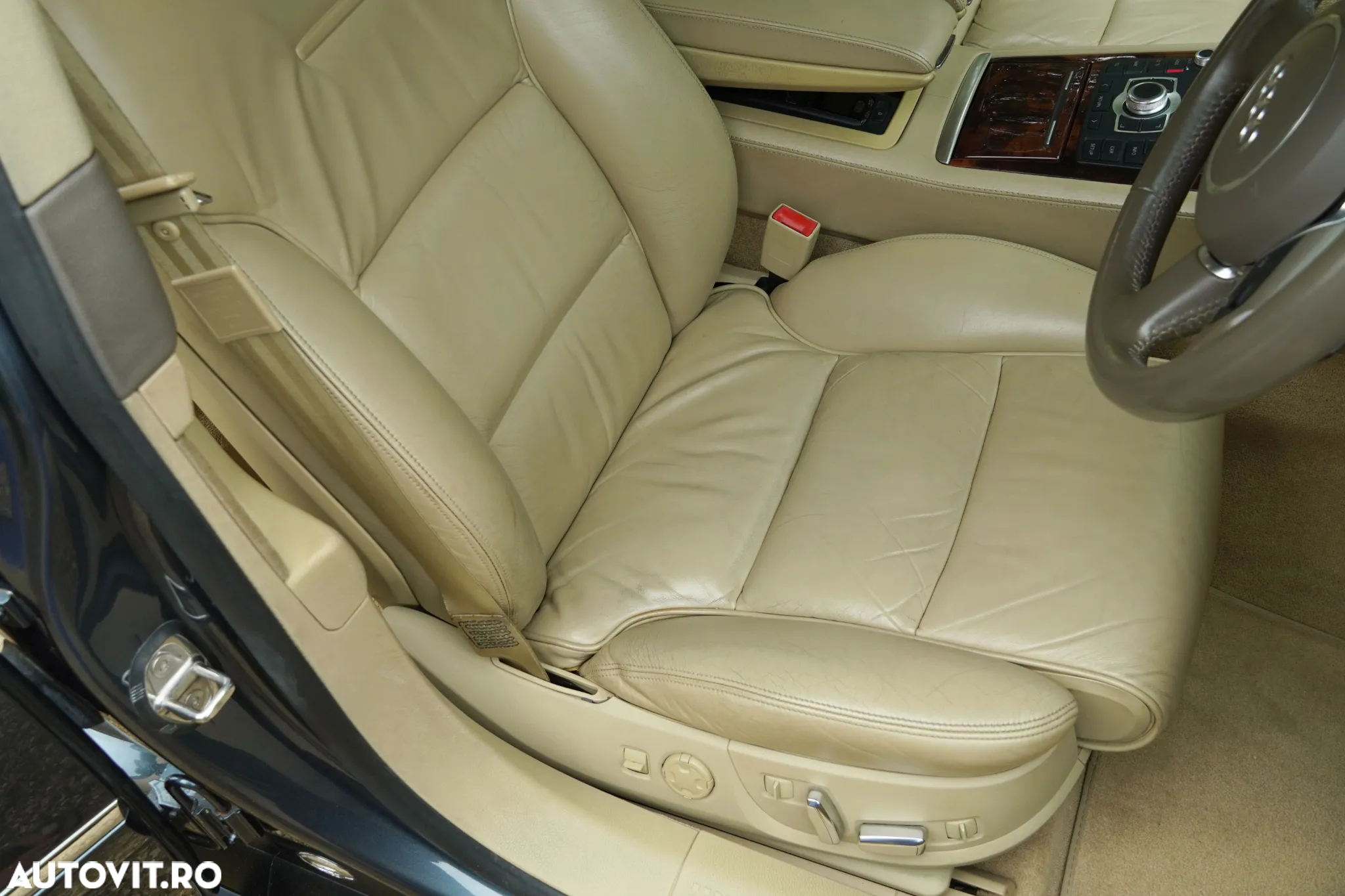 Audi A8 4.2 quattro Aut - 6