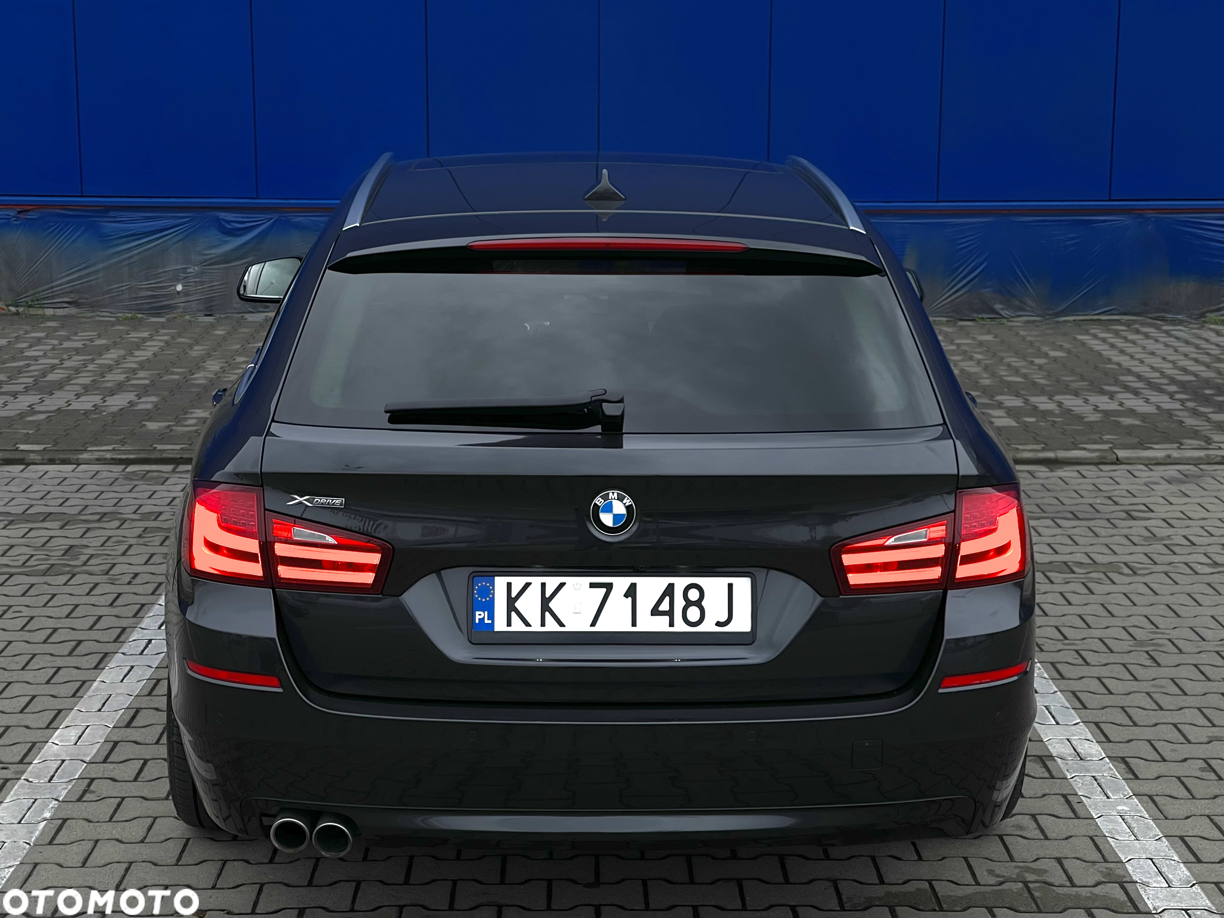 BMW Seria 5 530d xDrive Touring - 11