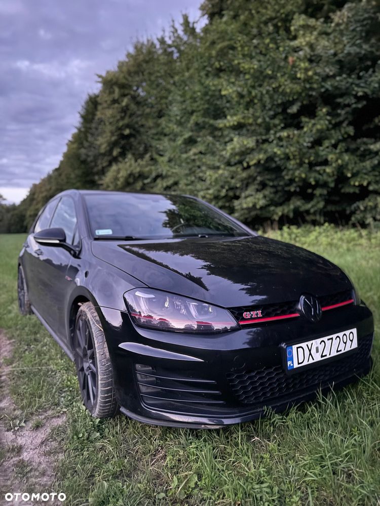 Volkswagen Golf - 31