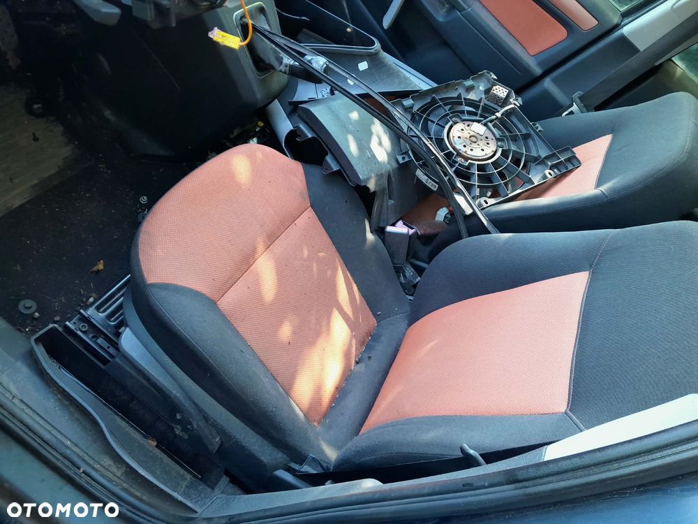 Części OPEL ZAFIRA B 1.9 DIESEL 2005r.Z168 KOMPLET FOTELI - 1