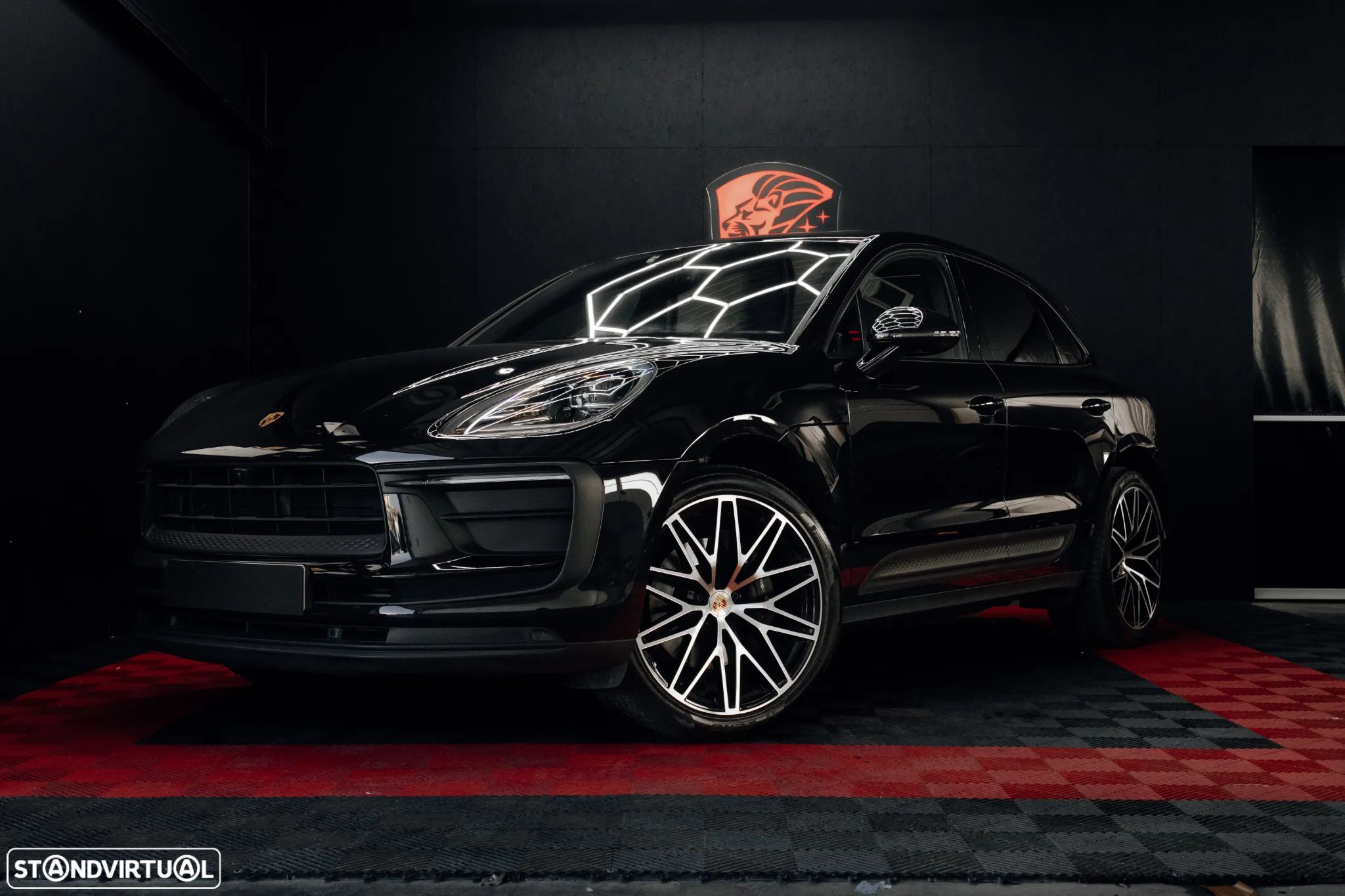 Porsche Macan T - 1
