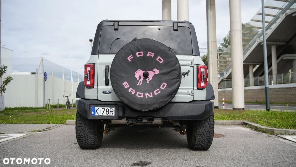 Ford Bronco - 6