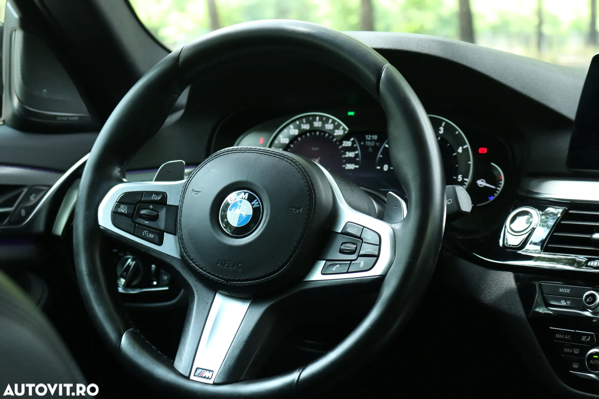 BMW Seria 5 520d xDrive AT - 17