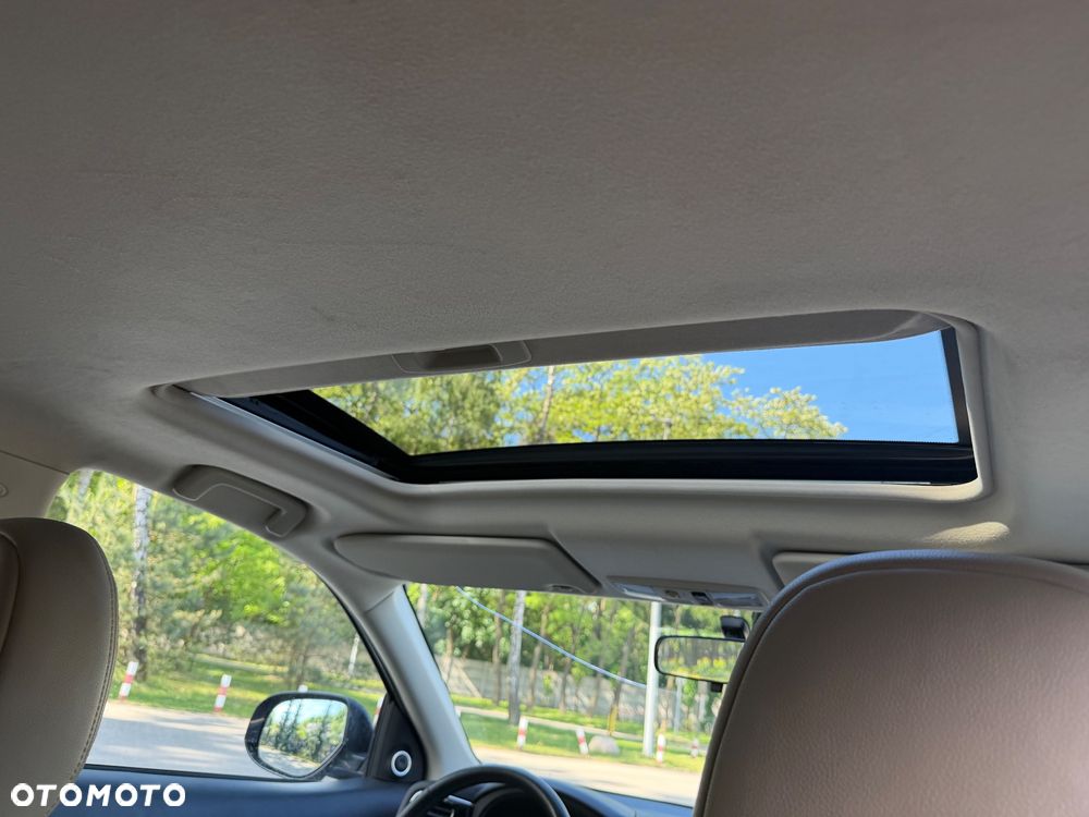 Mitsubishi Outlander 2.2 DI-D 4WD Plus - 19