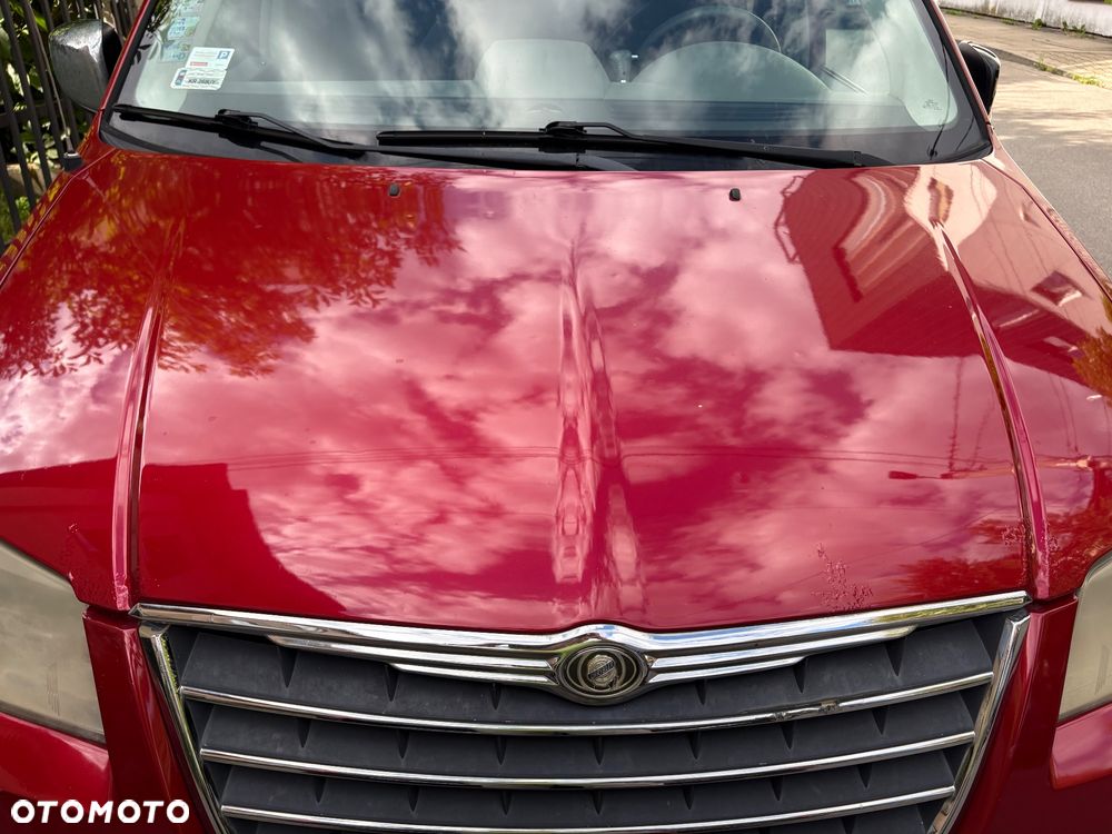 Chrysler Town & Country - 5