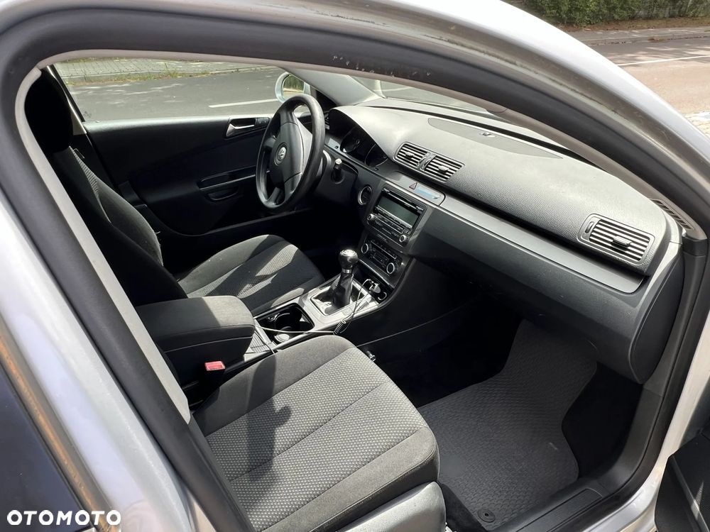 Volkswagen Passat 2.0 TDI DPF Trendline - 11