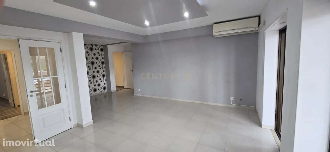 T4 para Arrendamento  com Vista Panorâmica em Almada - Grande imagem: 5/23