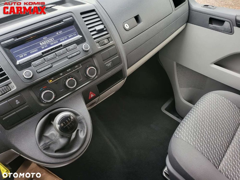 Volkswagen Caravelle - 17