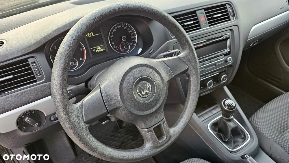 Volkswagen Jetta 1.6 TDI Comfortline - 18