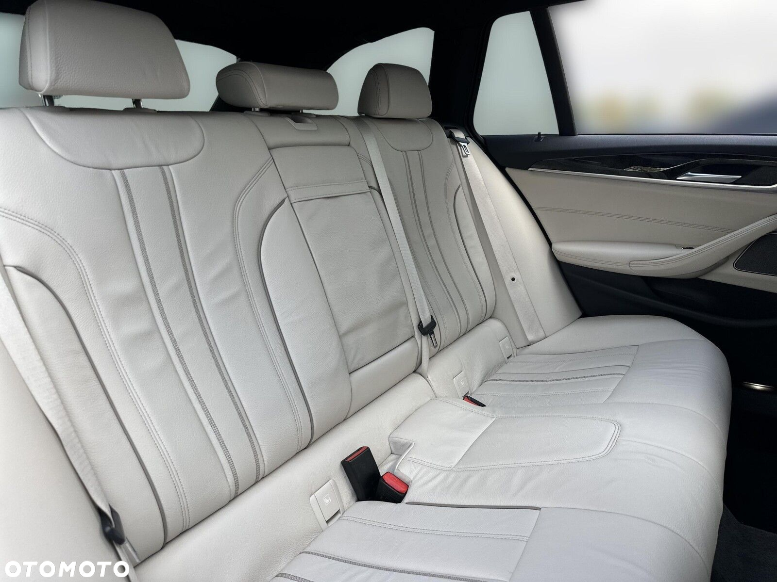 BMW Seria 5 530e xDrive M Sport sport - 13