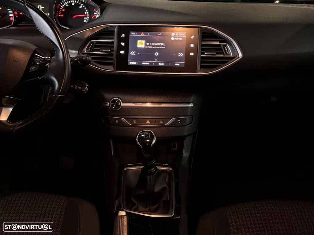 Peugeot 308 SW 1.5 BlueHDi Style J17 - 17