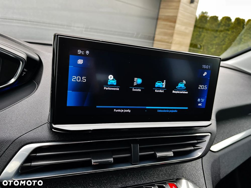 Peugeot 3008 1.2 PureTech Road Trip S&S - 34