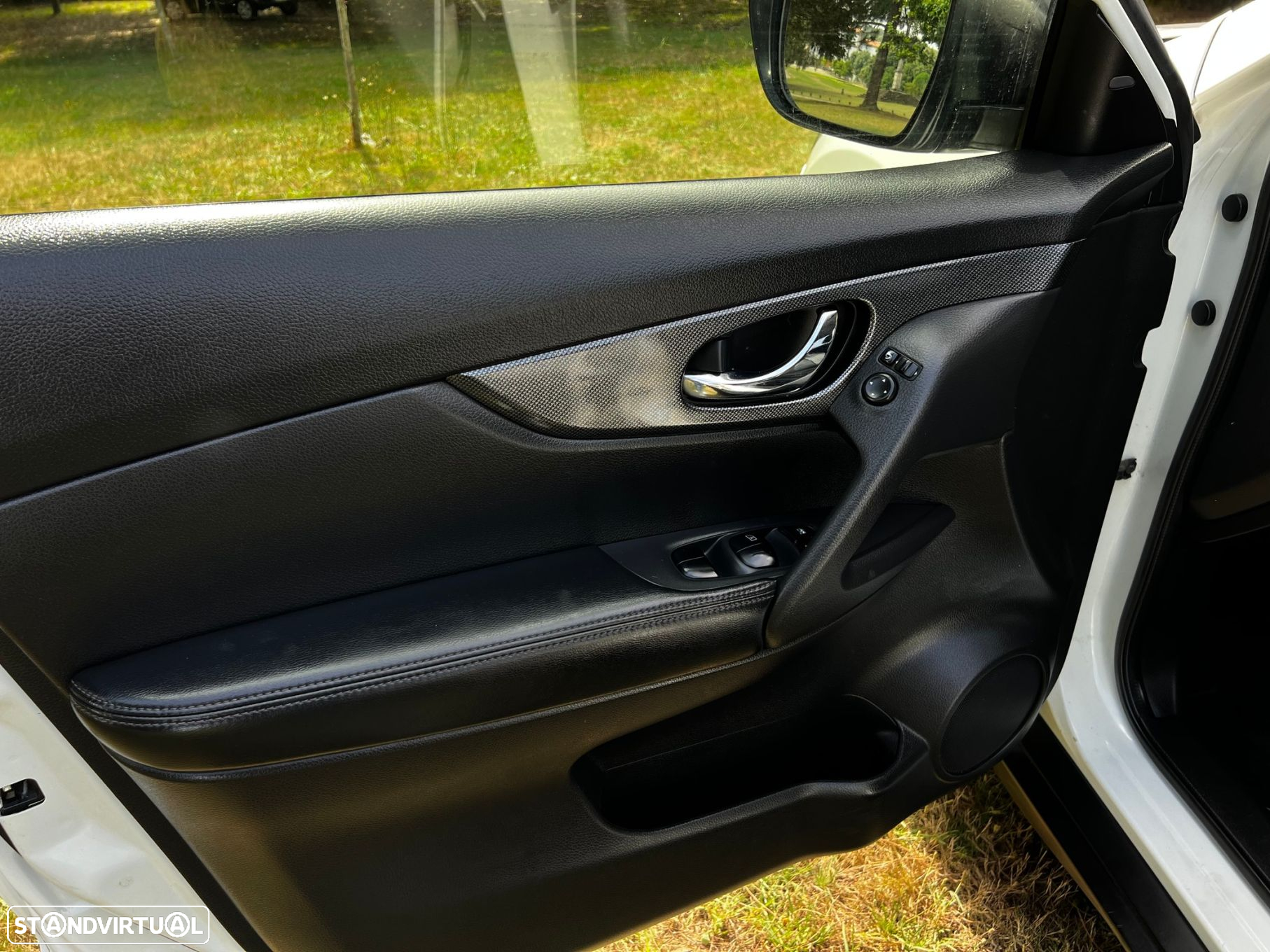 Nissan X-Trail 1.6 dCi N-Connecta - 28